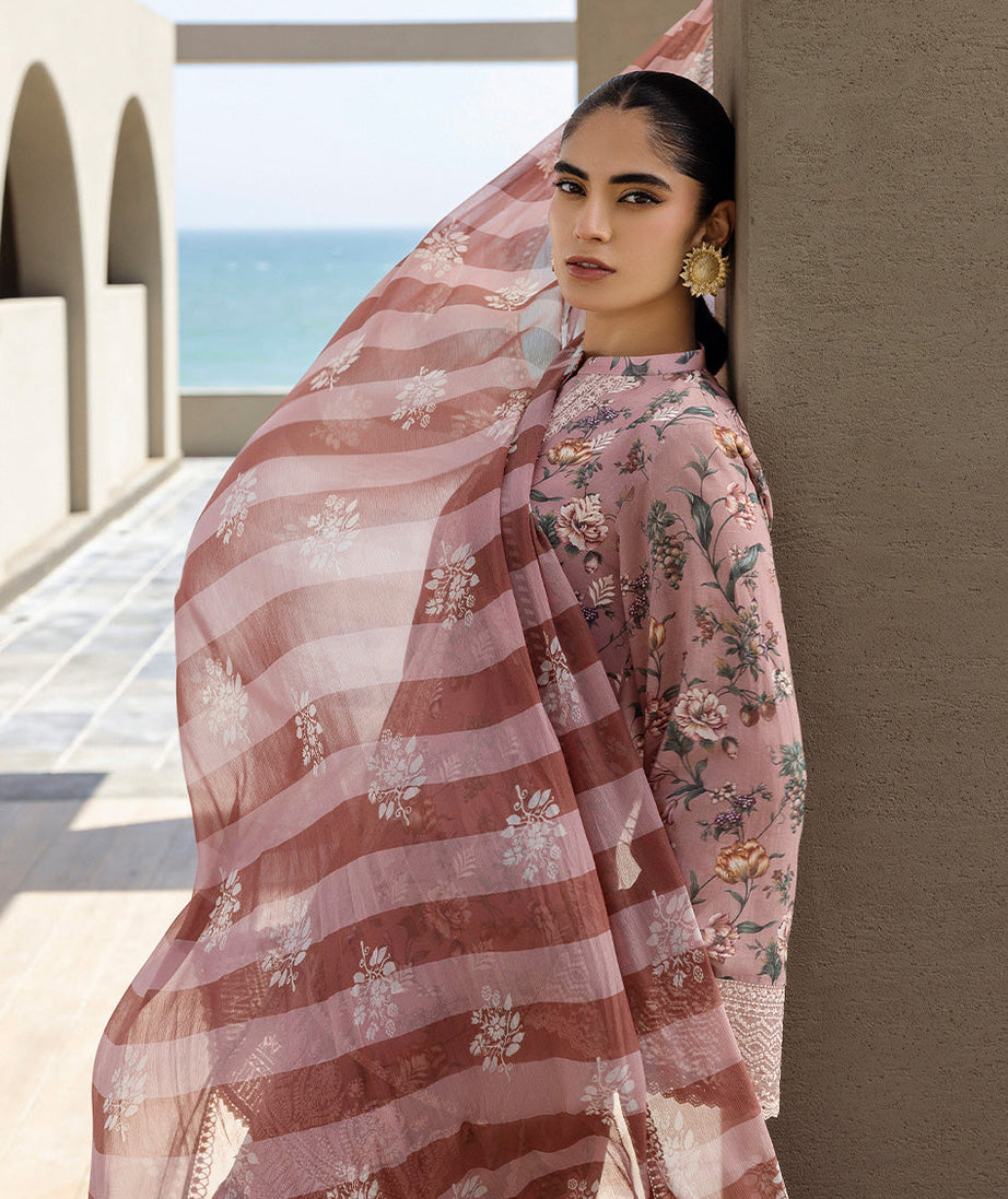 Zainab Chottani Tahra Lawn`25 D#09