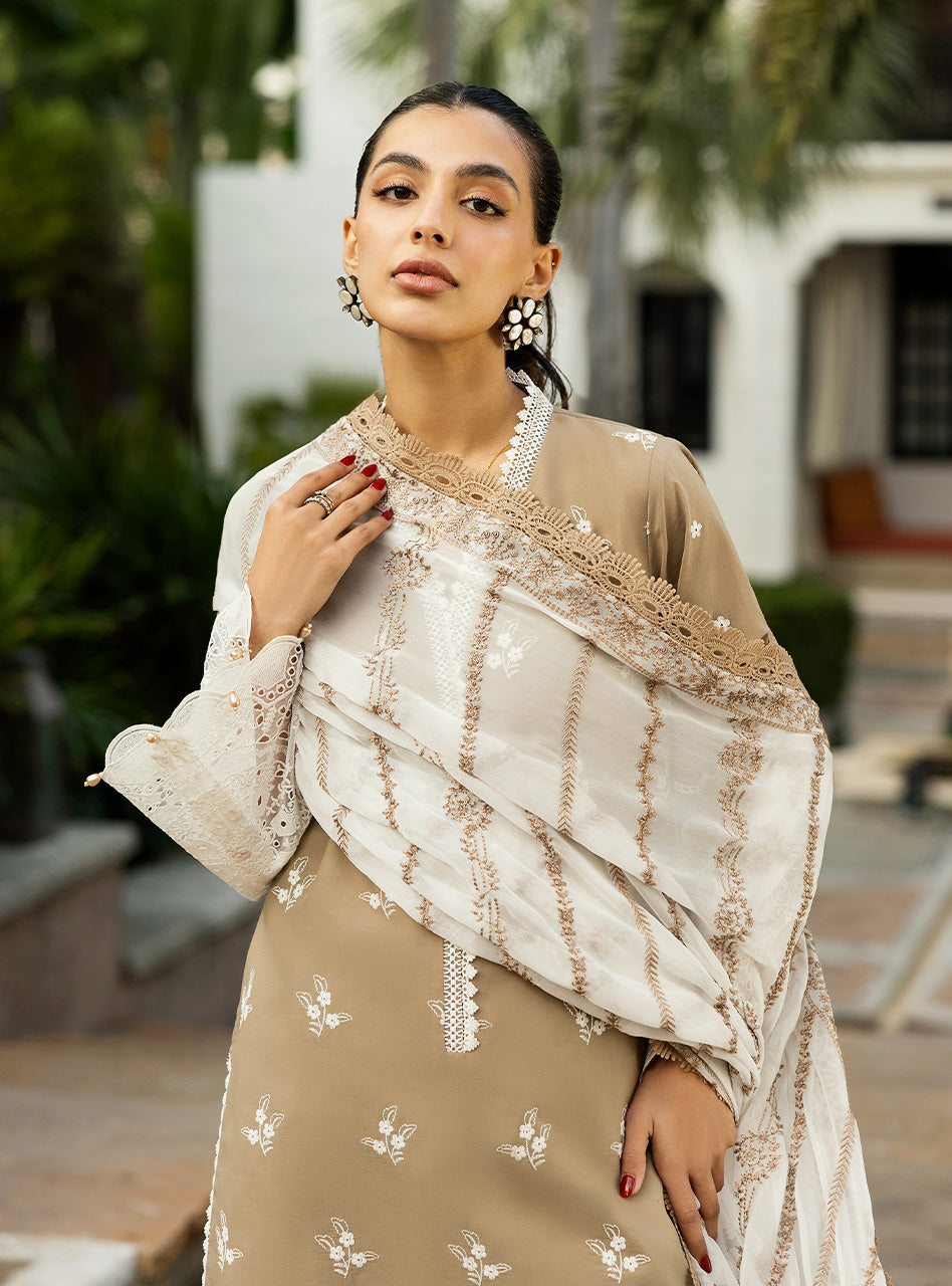 Zainab Chottani Chikankari`25 D#11-A