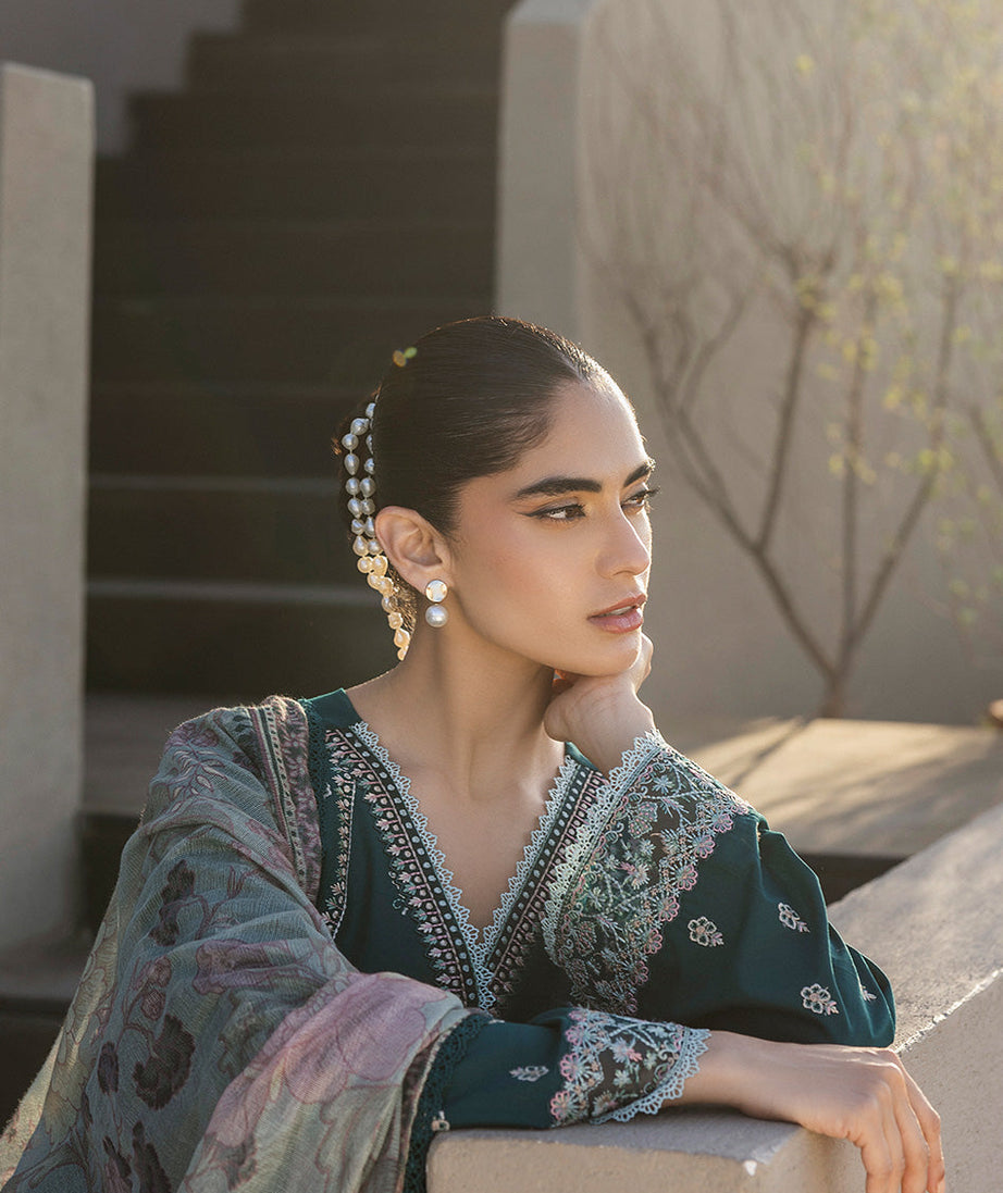 Zainab Chottani Tahra Lawn`25 D#08