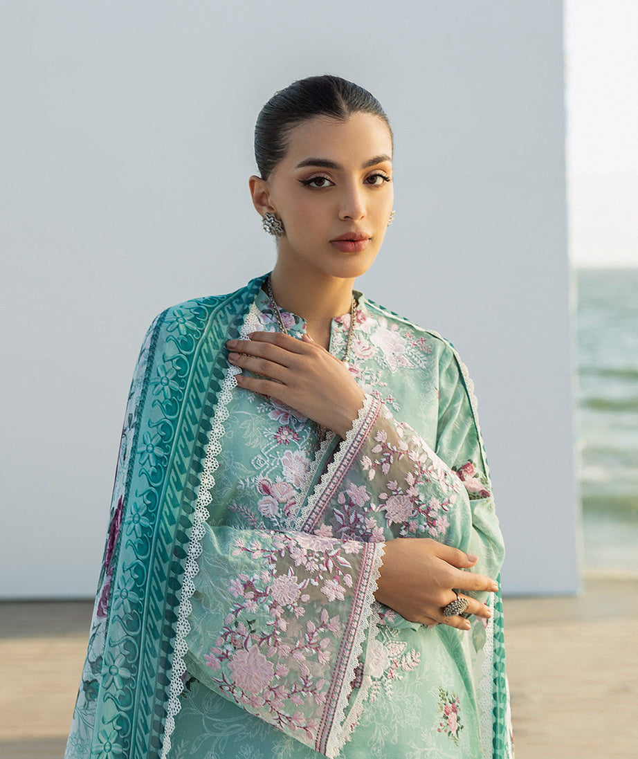 Zainab Chottani Tahra Lawn`25 D#02