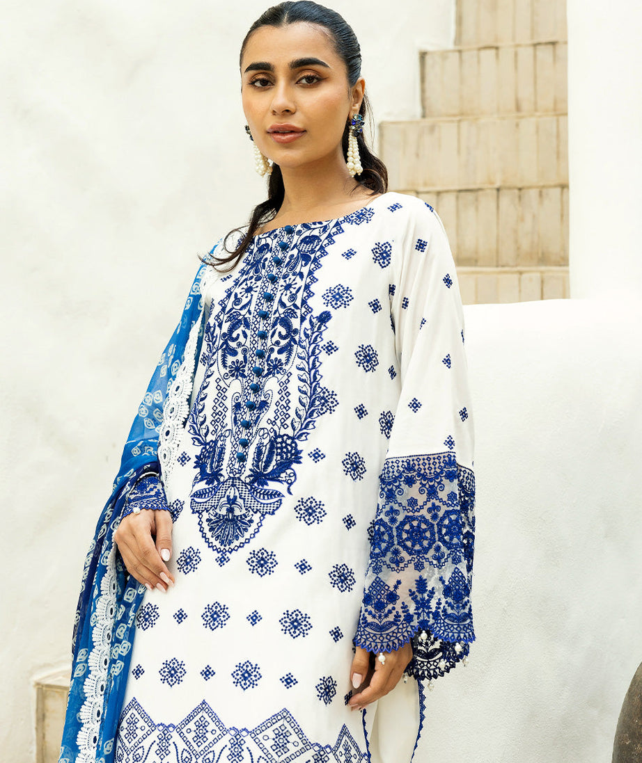 Zainab Chottani Chikankari`25 D#8-A