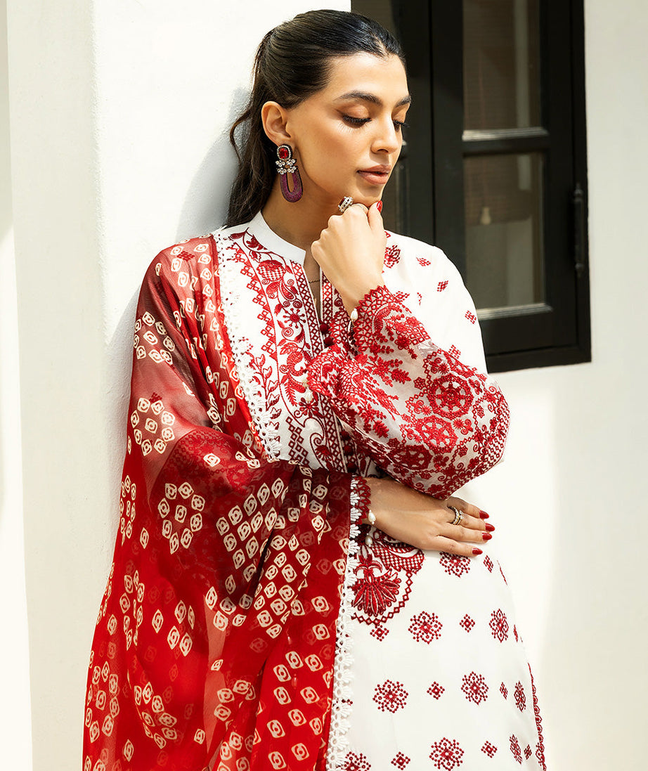 Zainab Chottani Chikankari`25 D#8-B