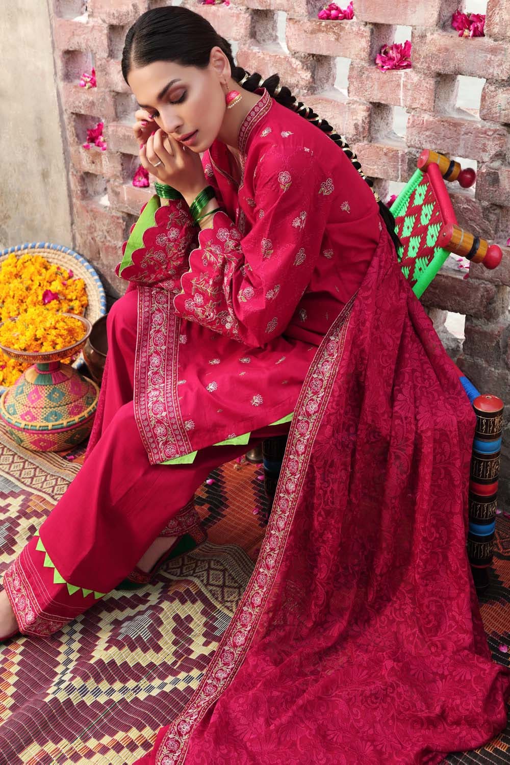 Gul Ahmed Emb Lawn'21 FS-08