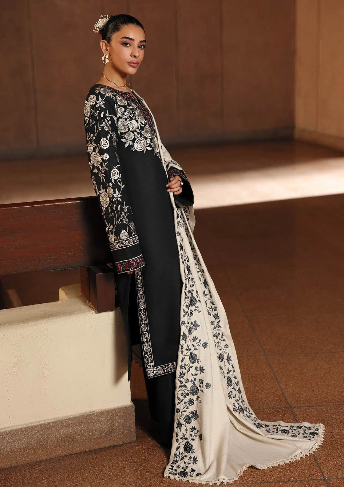 Raj Bari P/Winter Shawl`25 D#12