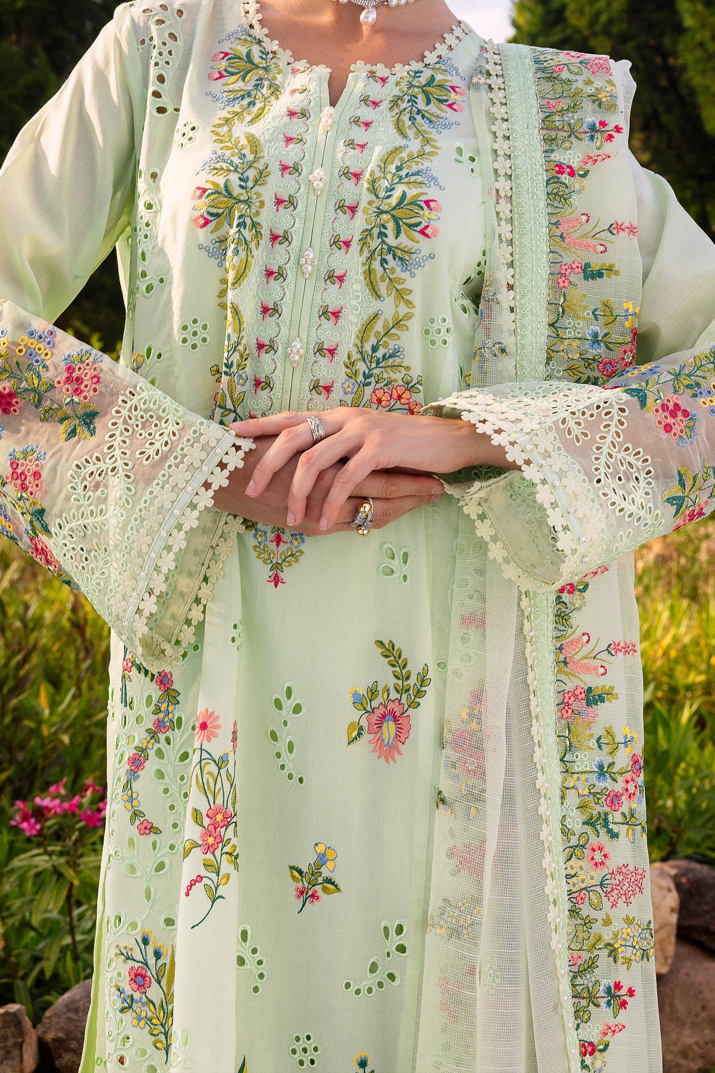 Muscari Luxury Emb Lawn`26 MLEC#09