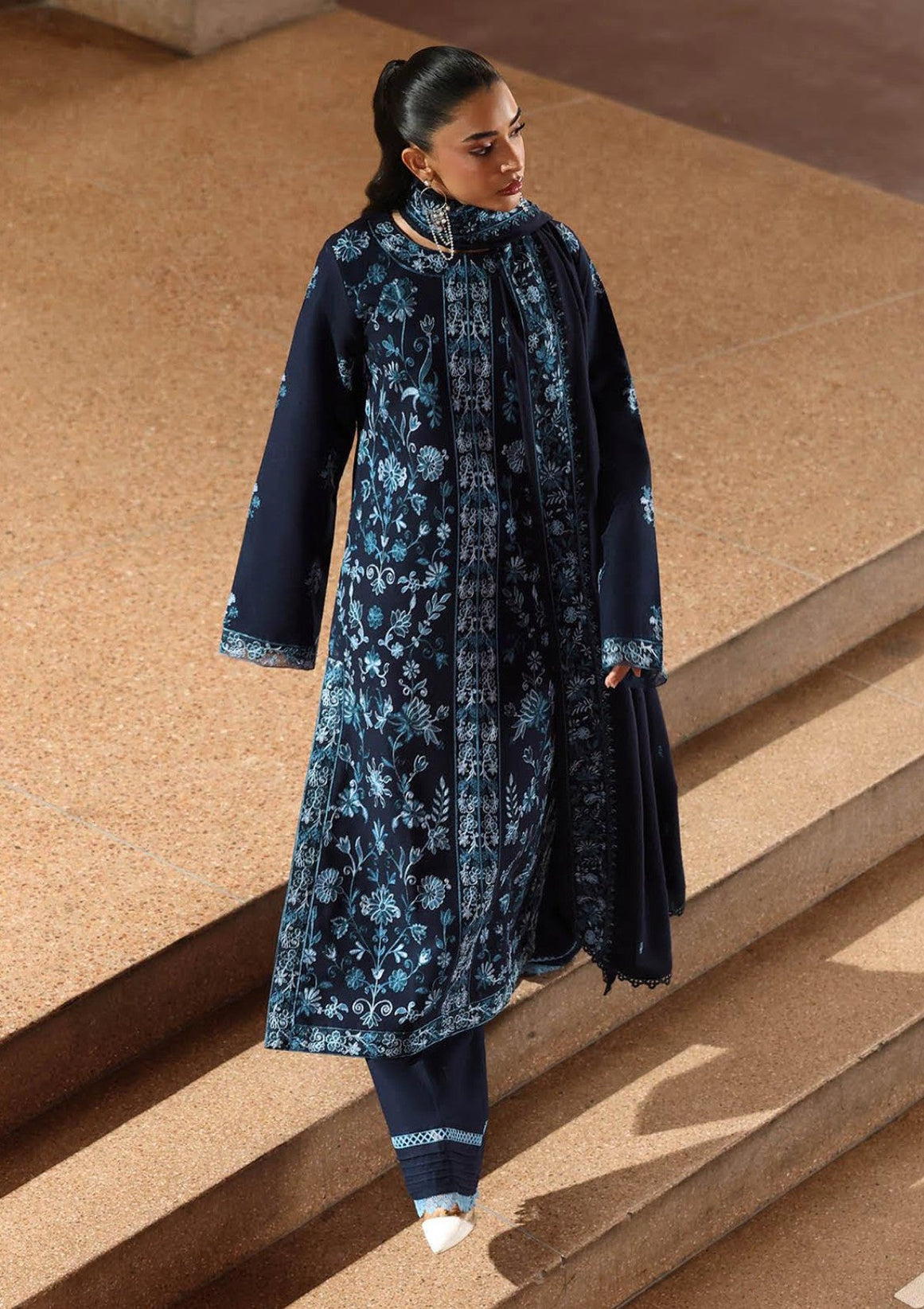 Raj Bari P/Winter Shawl`25 D#06