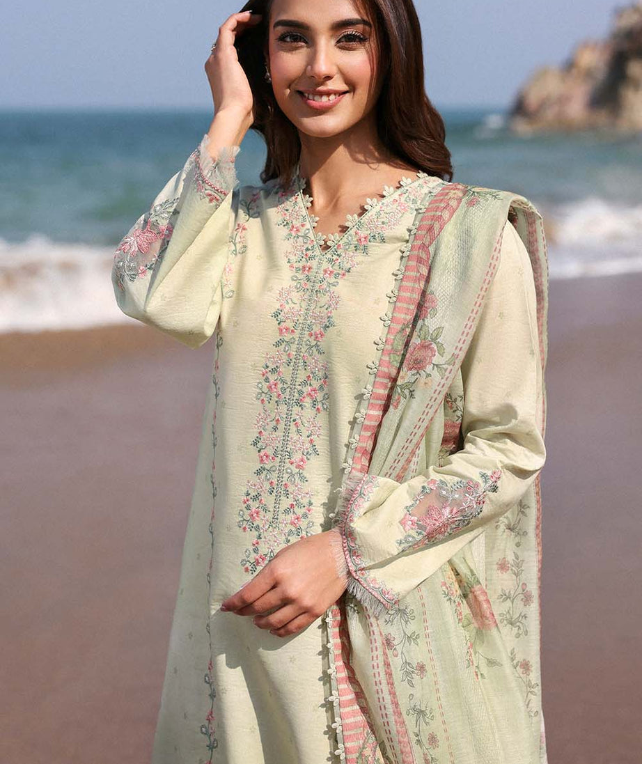 Seran Afsanah Lawn'25 (FARIHA)