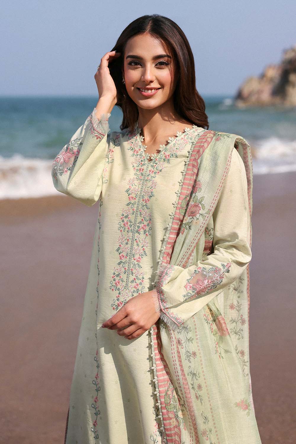 Seran Afsanah Lawn'25 (FARIHA)