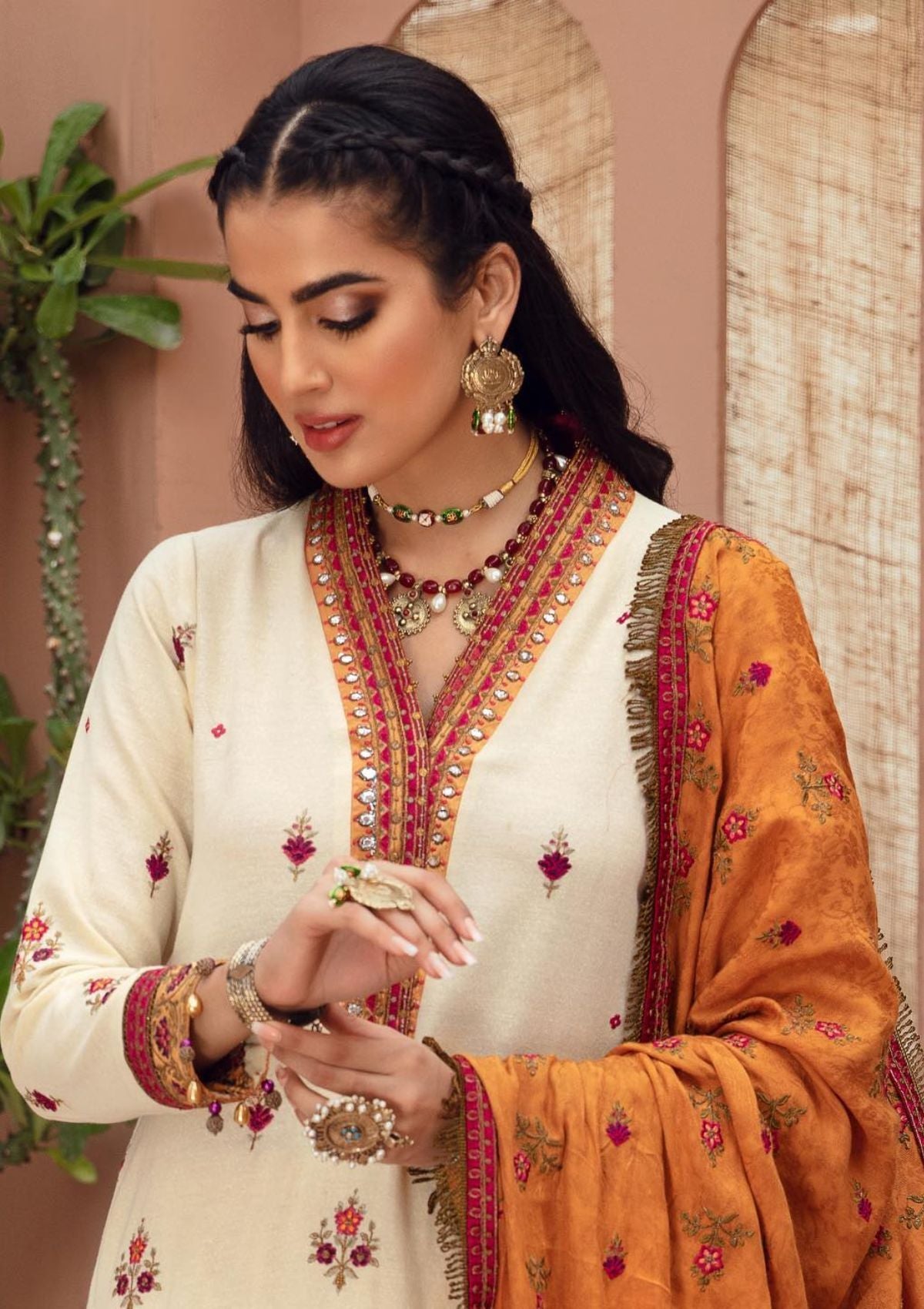 Noor By Saadia Asad Emb Shawl'21 D#06