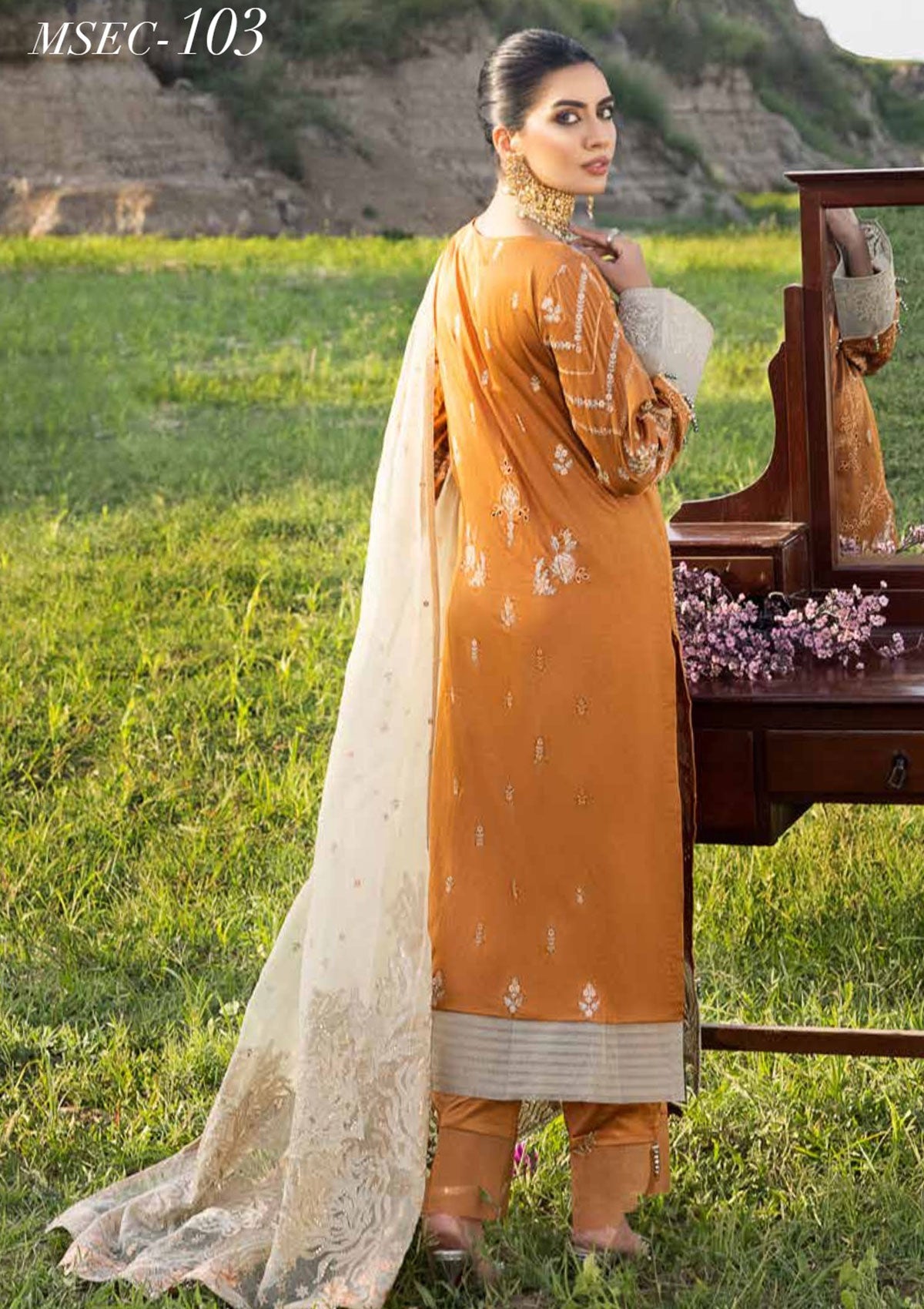 Muscari Emb Cotton Satin`22 D#103