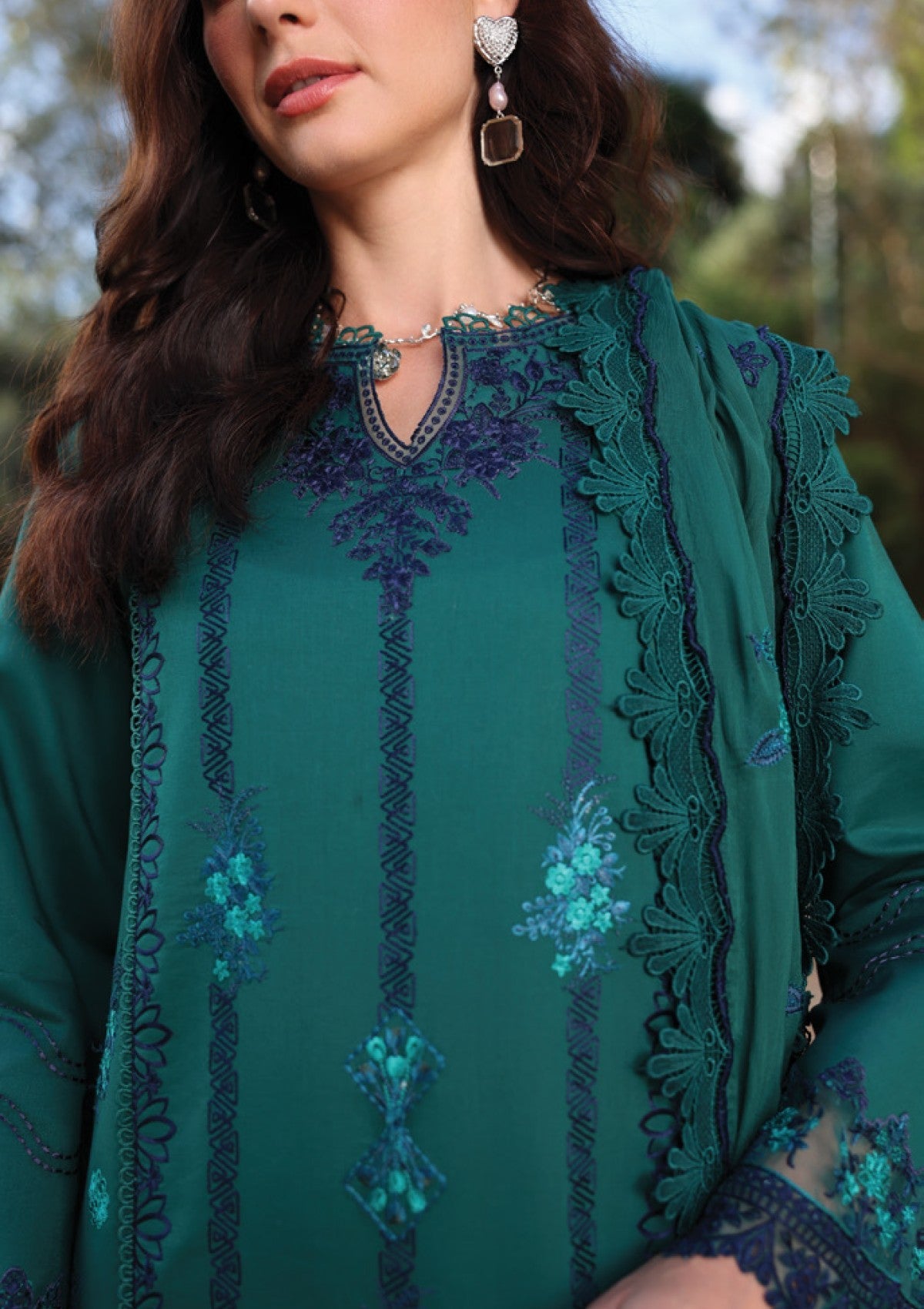 Ayleen Luxe Blossom`26 (ZEBAISH)