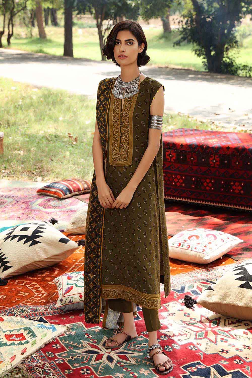 Gul Ahmed Winter Collection`22 LT#12015-A