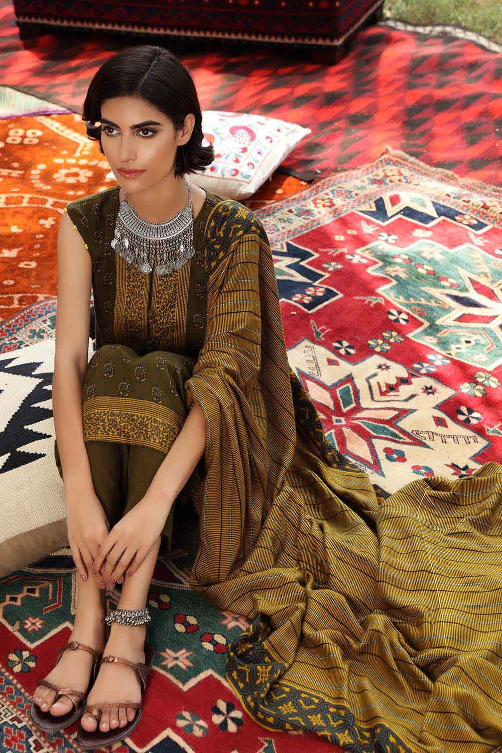 Gul Ahmed Winter Collection`22 LT#12015-A