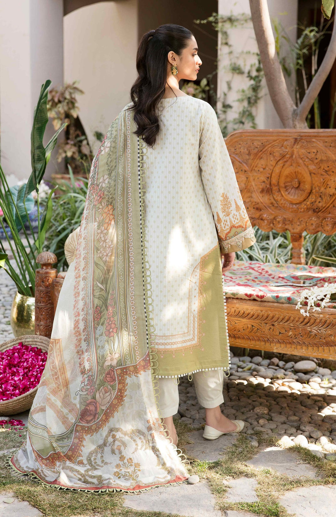 Seran Afsanah Lawn`23 D#03