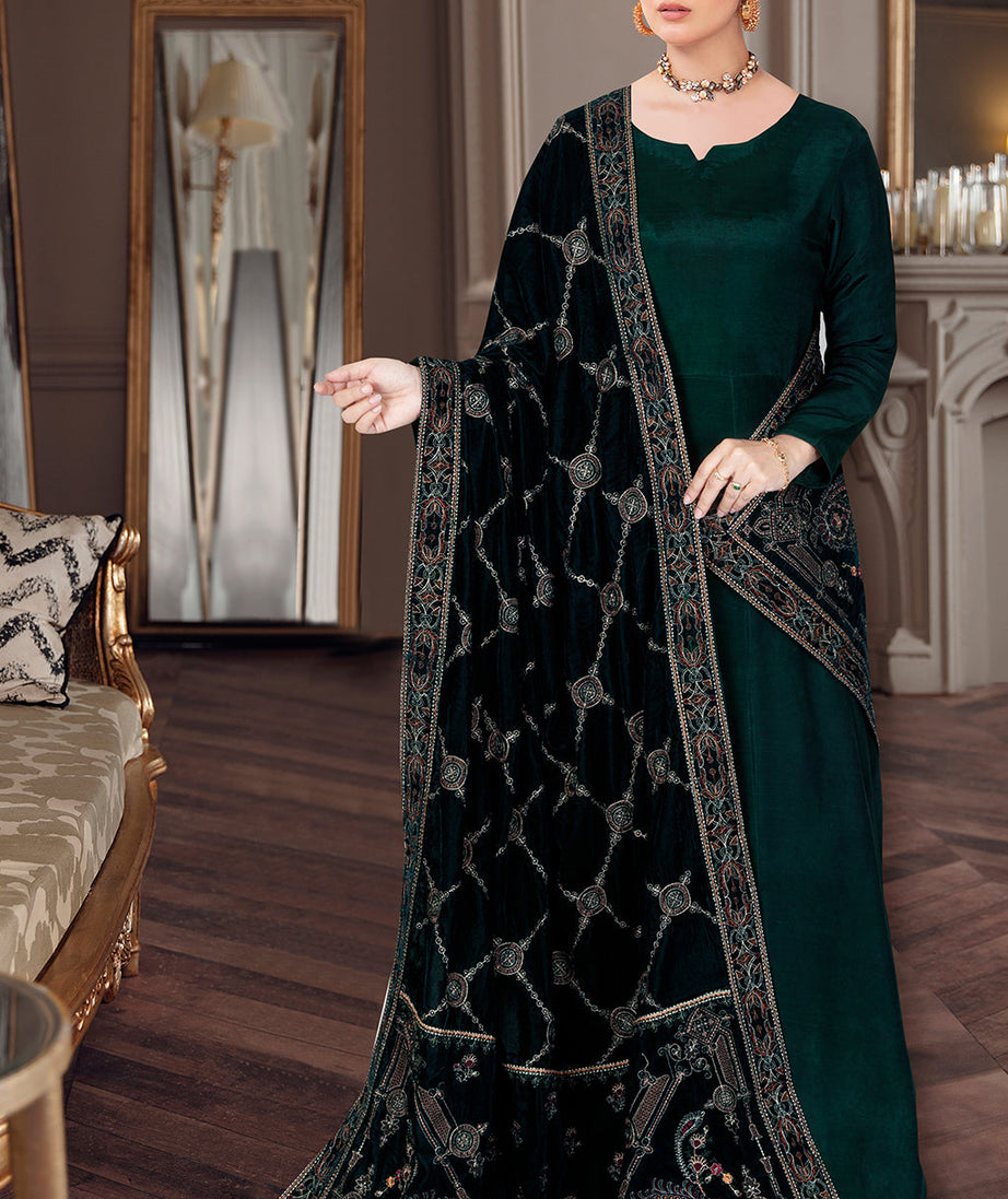 Ramsha Emb Velvet Shawl'22 VF#52 Green