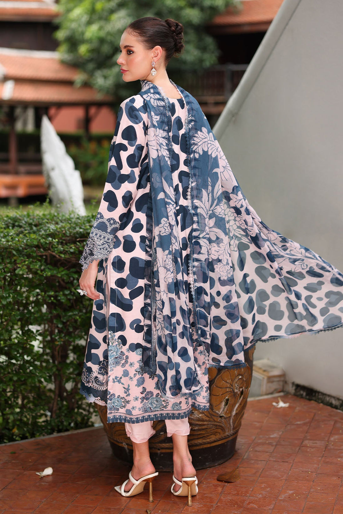 RA Nureh Delights S-Linen`25 DD#19