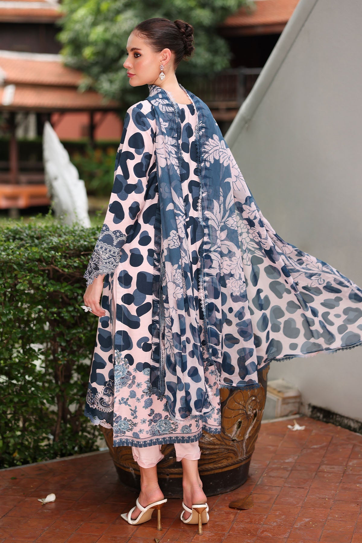 RA Nureh Delights S-Linen`25 DD#19