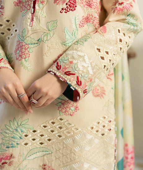 Maryum & Maria Luxury Lawn'25 MS#50109