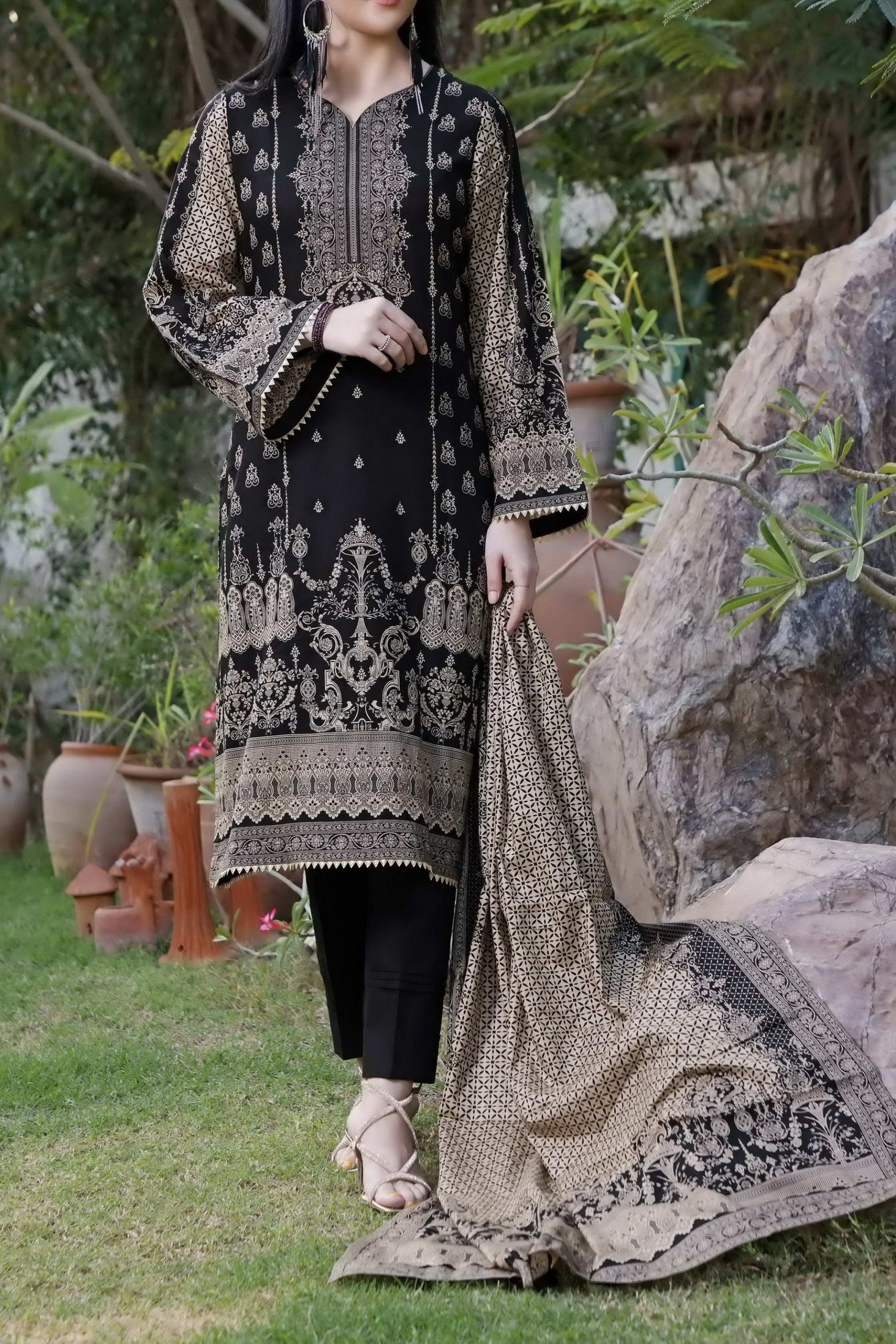 Daman Lawn'22 D#1517 Black