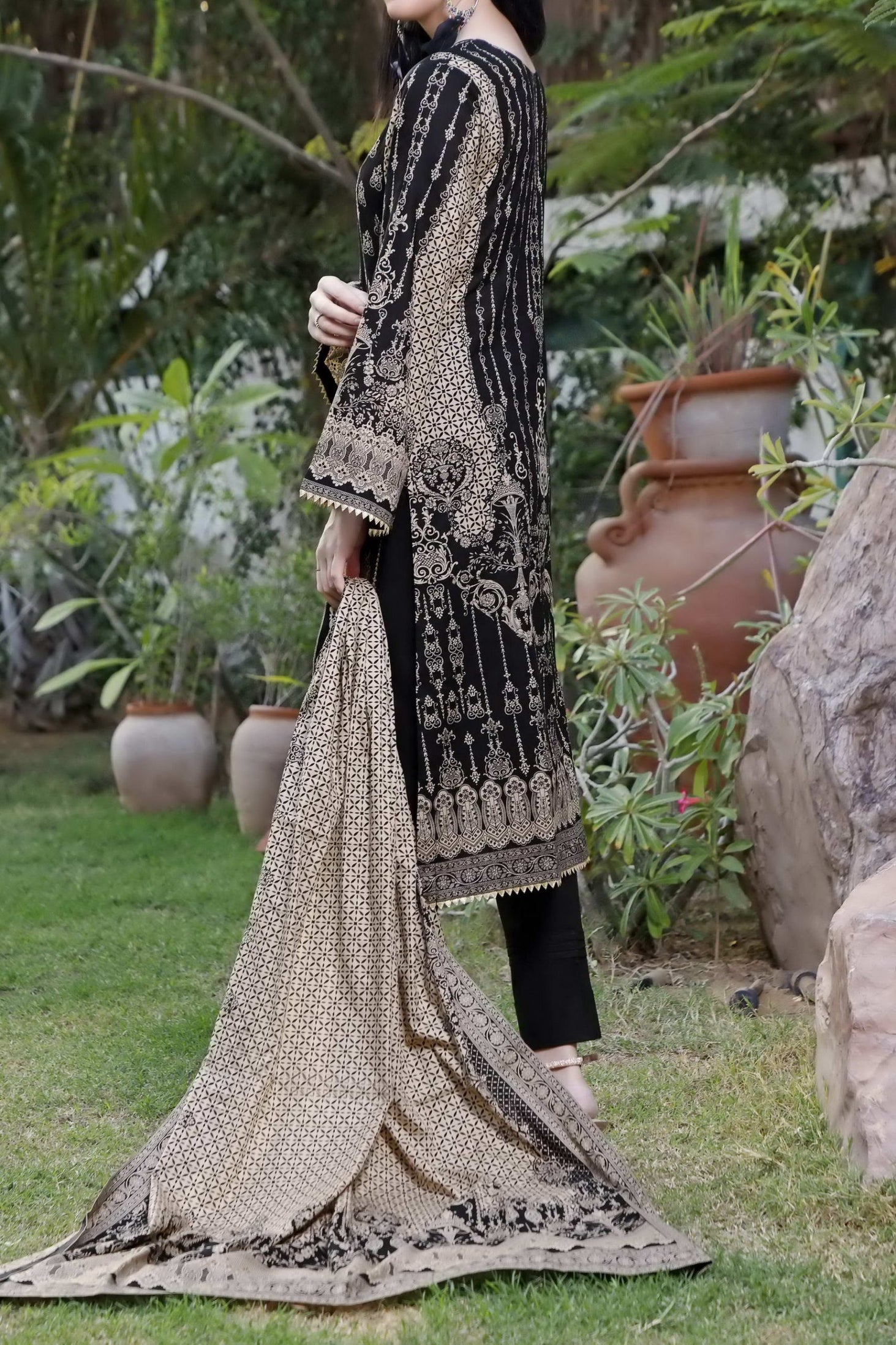 Daman Lawn'22 D#1517 Black