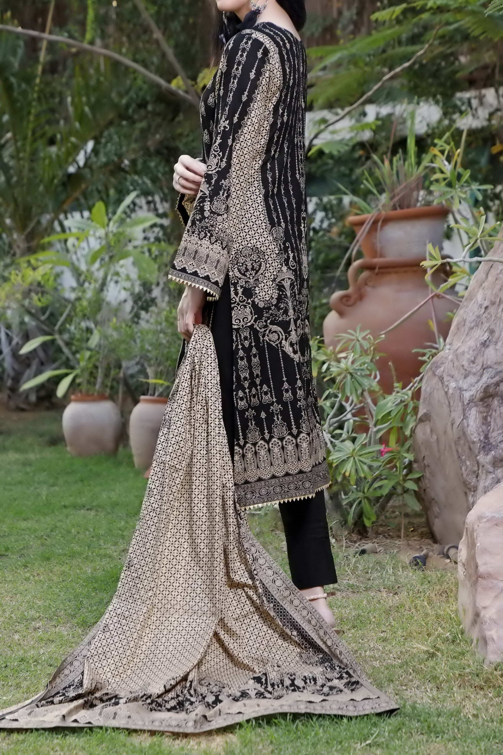 Daman Lawn'22 D#1517 Black