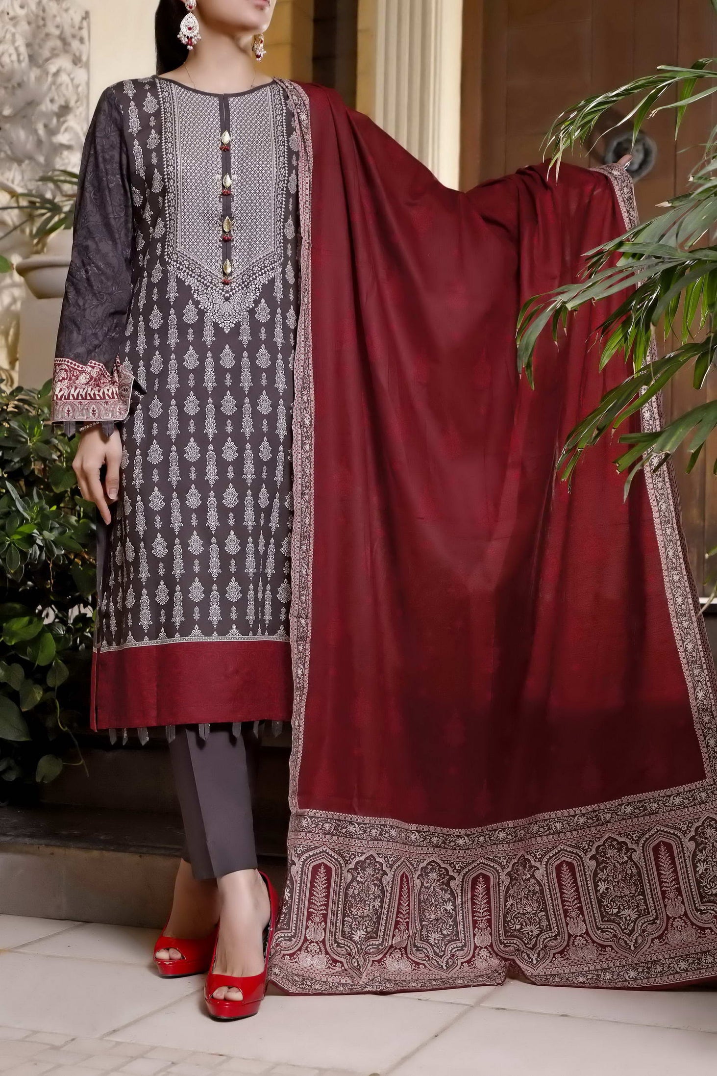 Daman Print Lawn`23 D#802 Chocolate