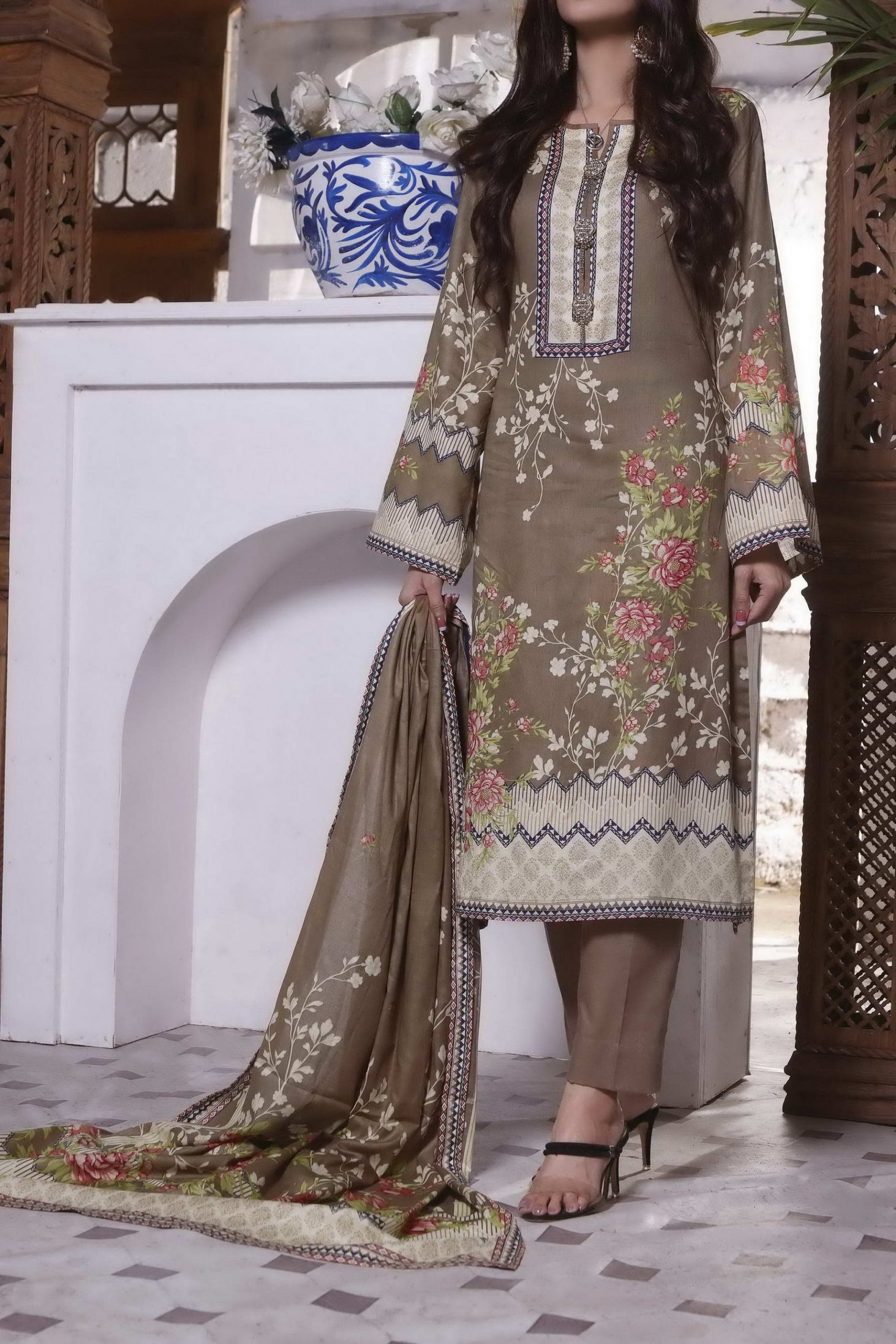 Daman Lawn'22 (Vol-2) D#1507 (Brown)