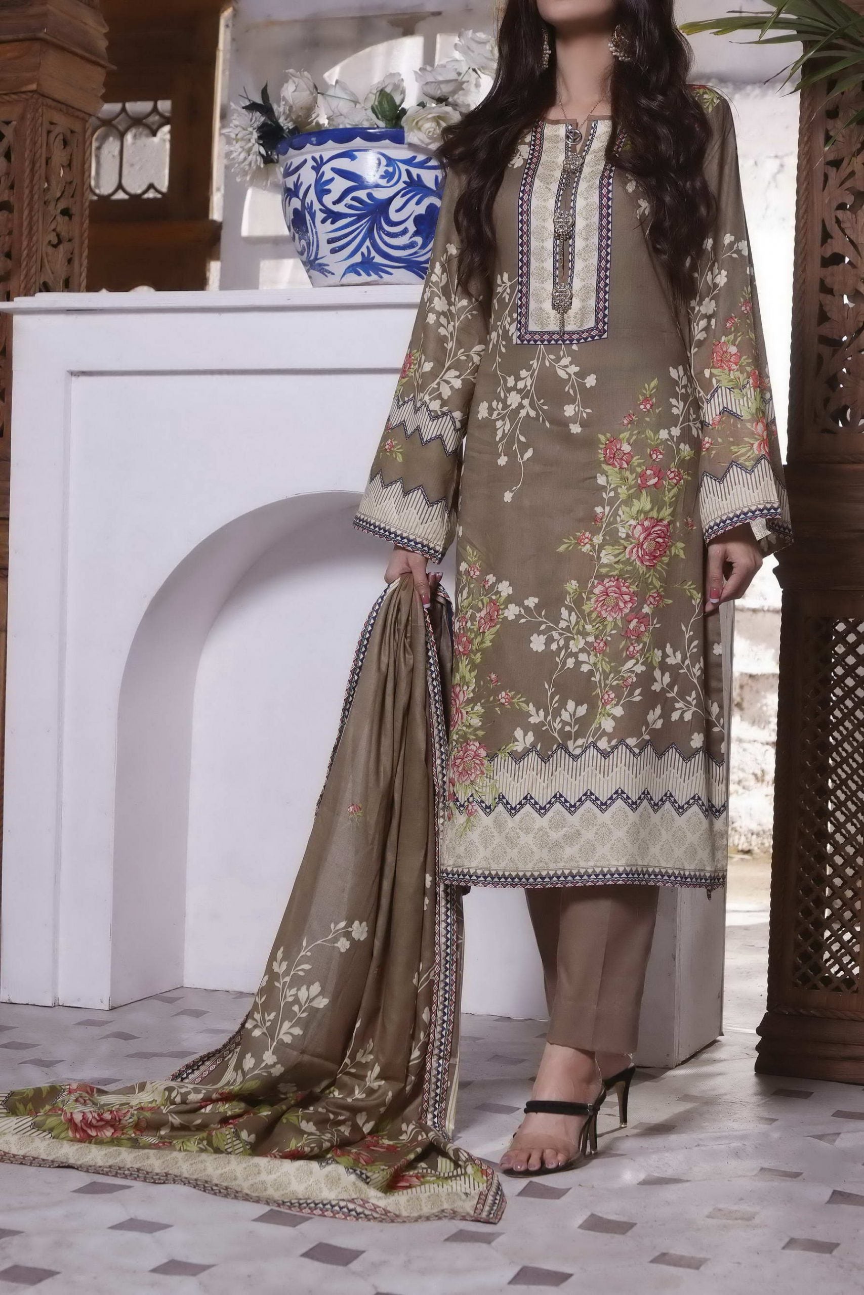 Daman Lawn'22 (Vol-2) D#1507 (Brown)