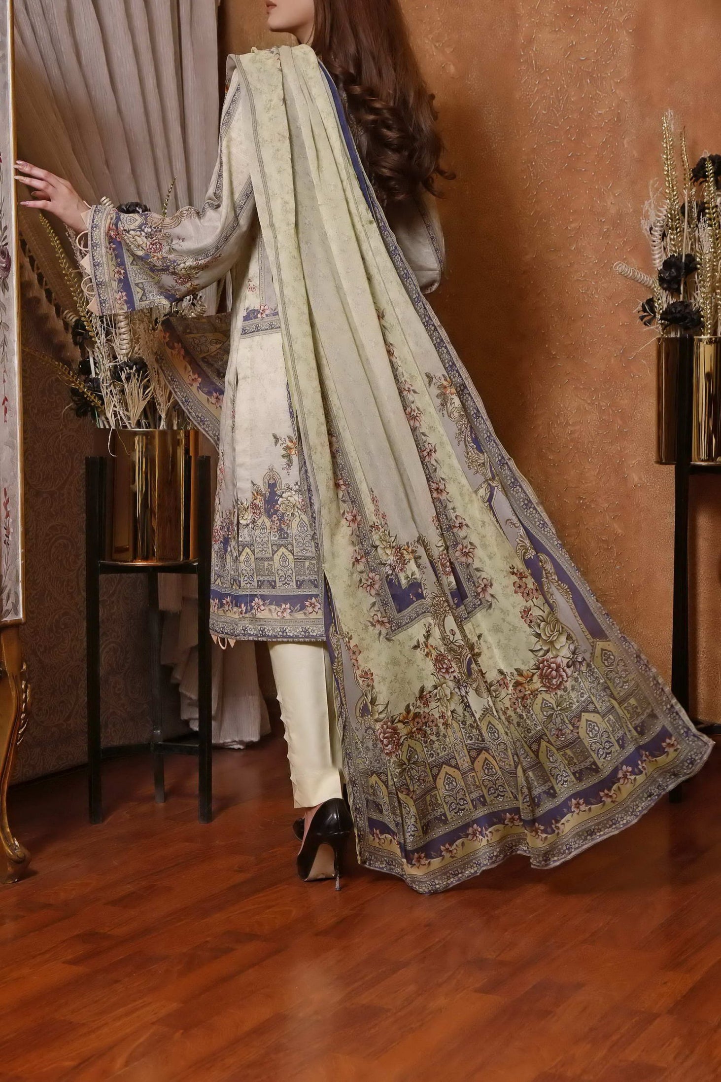 Hina Umer D/Emb Lawn'22 D#8 – Tradition Stores