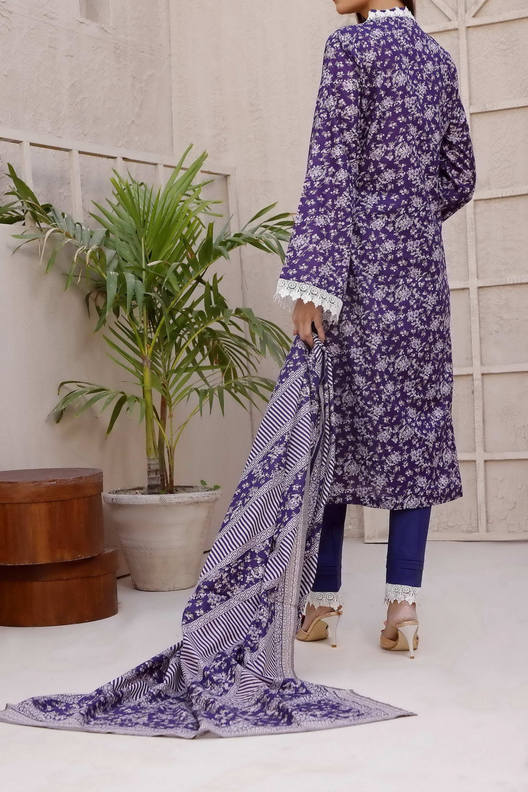 Signature Series Lawn`22 D#2628 Purple