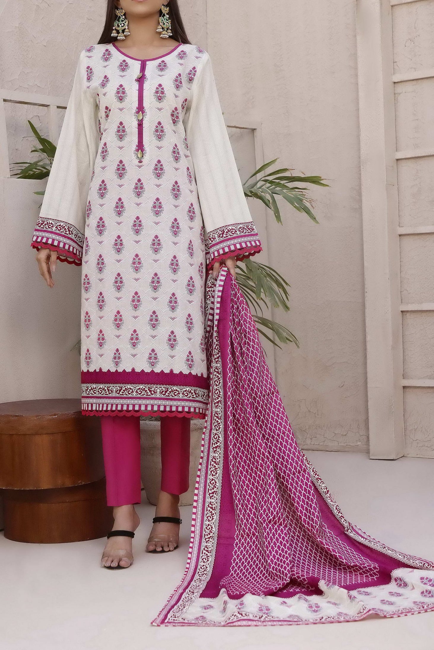Signature Series Lawn`22 D#2634 Magenda