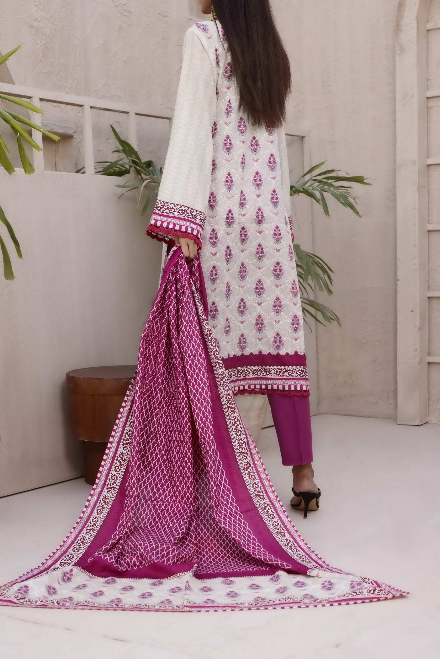 Signature Series Lawn`22 D#2634 Magenda