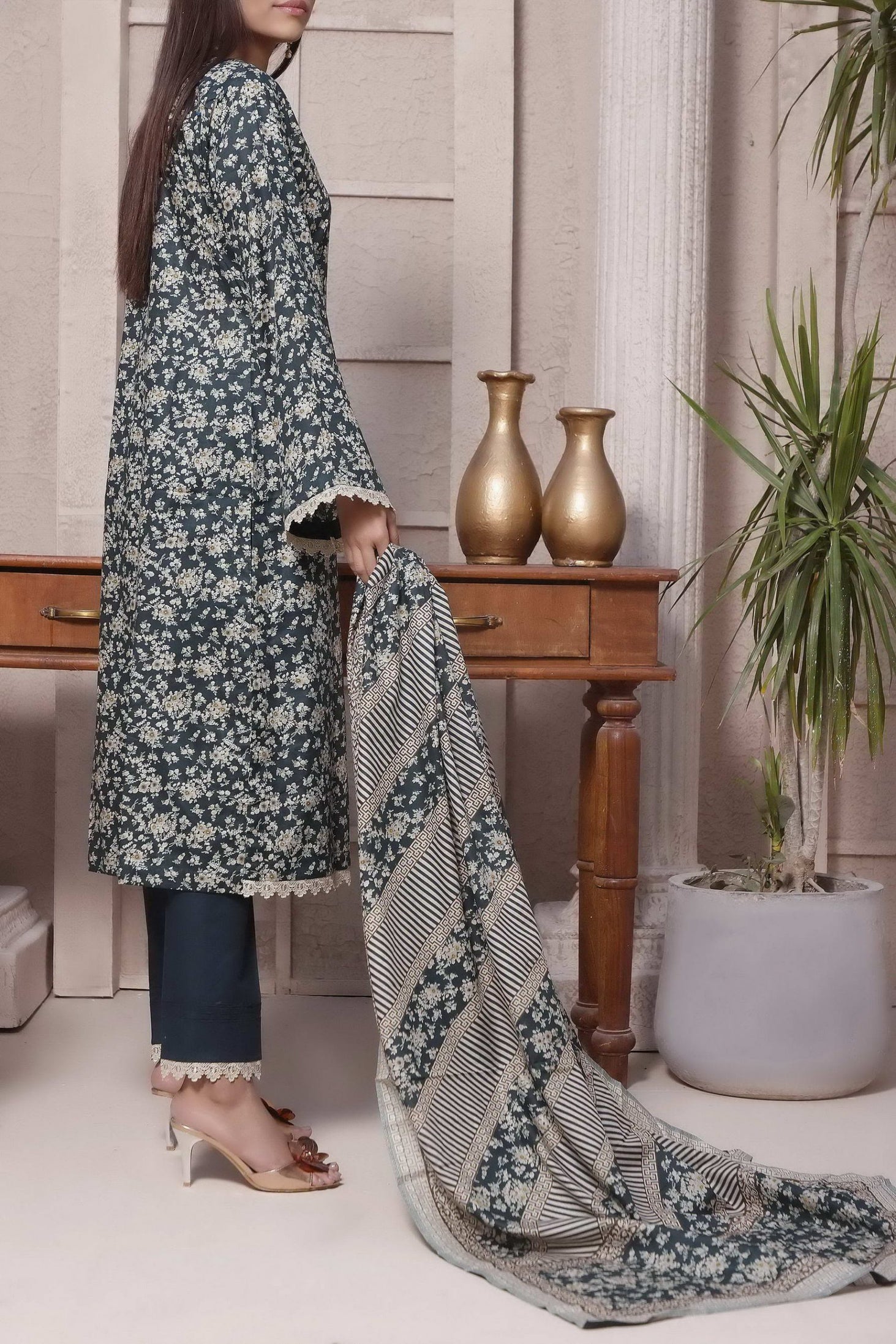 Signature Series Lawn`22 D#2628 D Blue