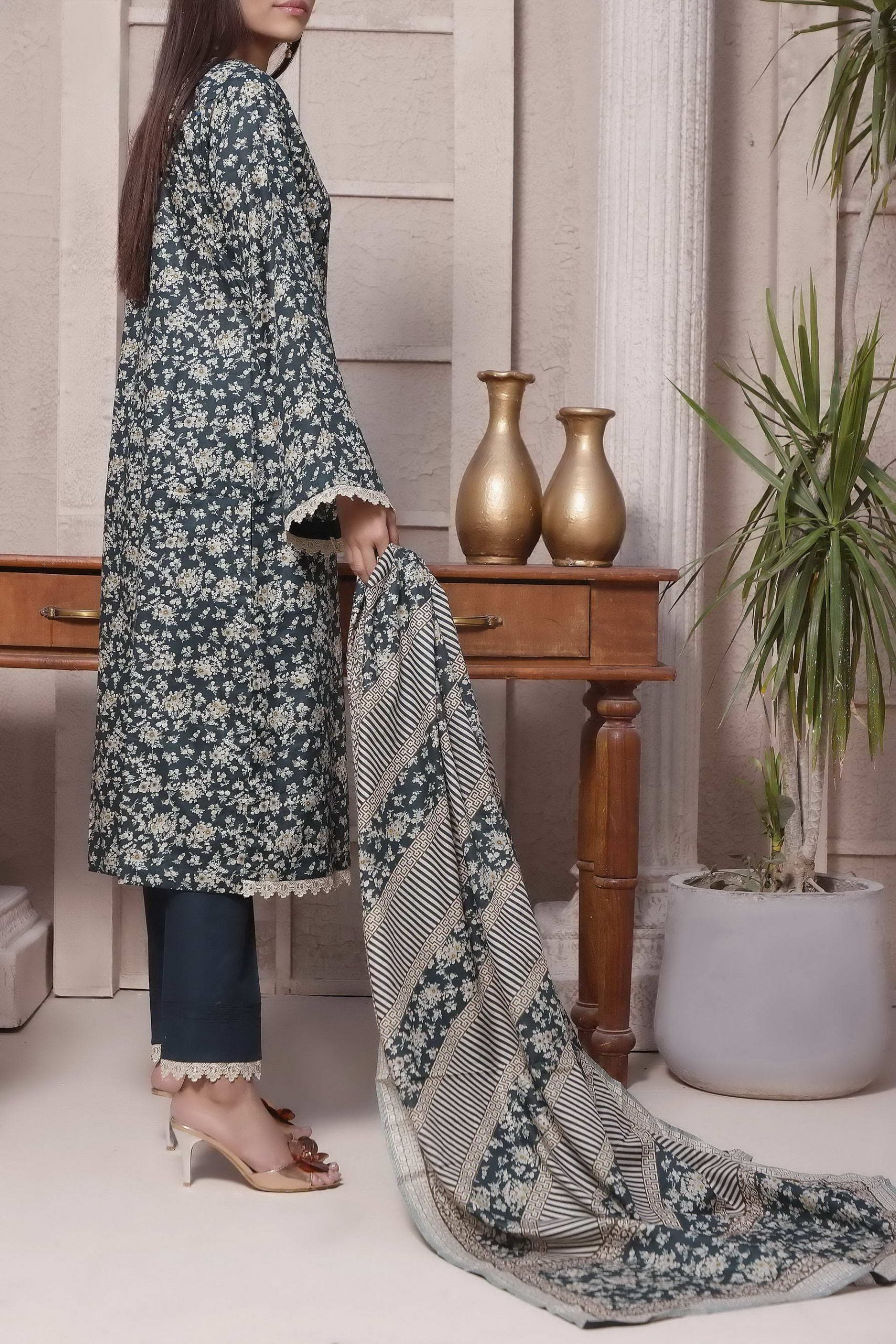 Signature Series Lawn`22 D#2628 D Blue