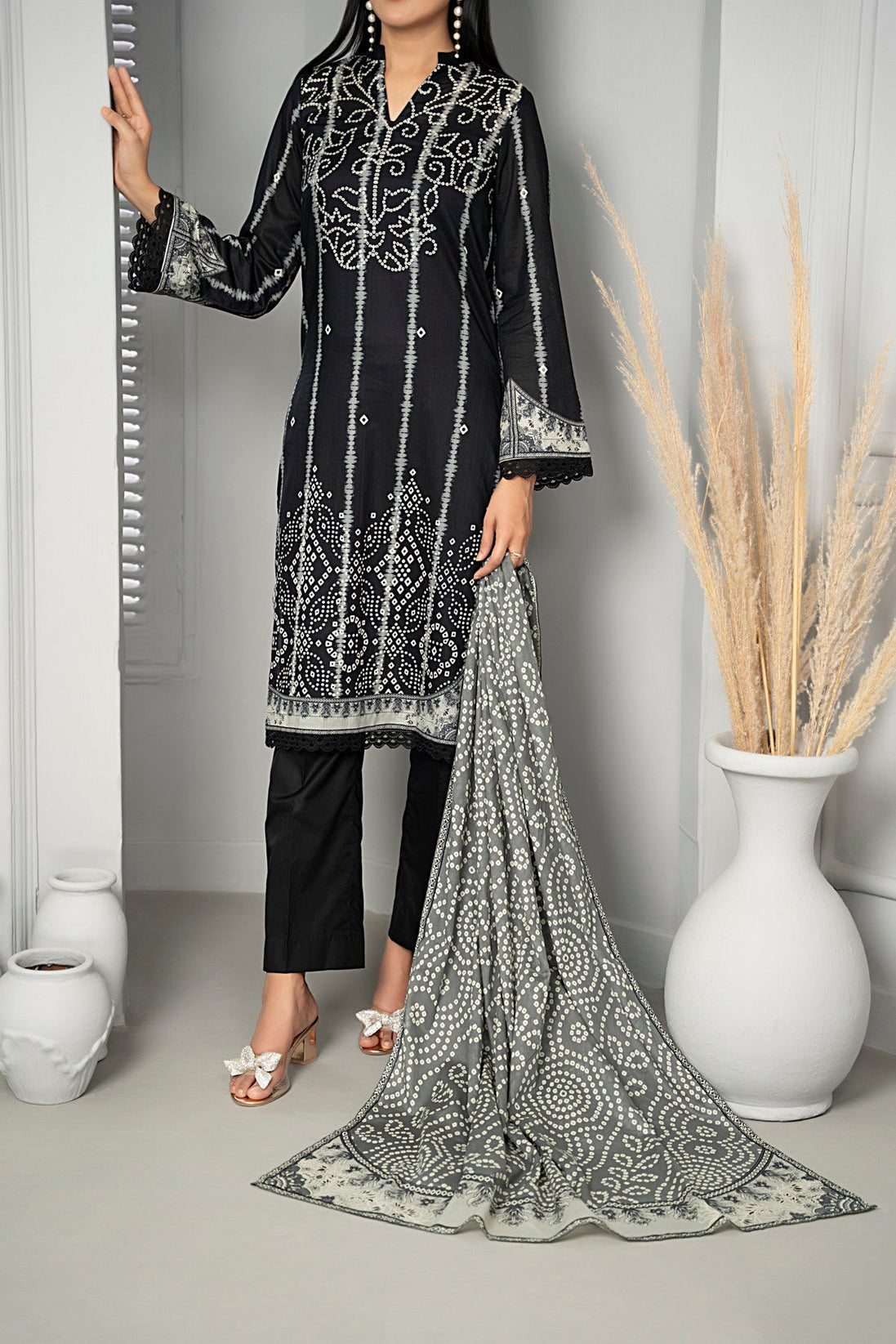 VS Sufinaz Print Lawn'24 D#510 (Black)