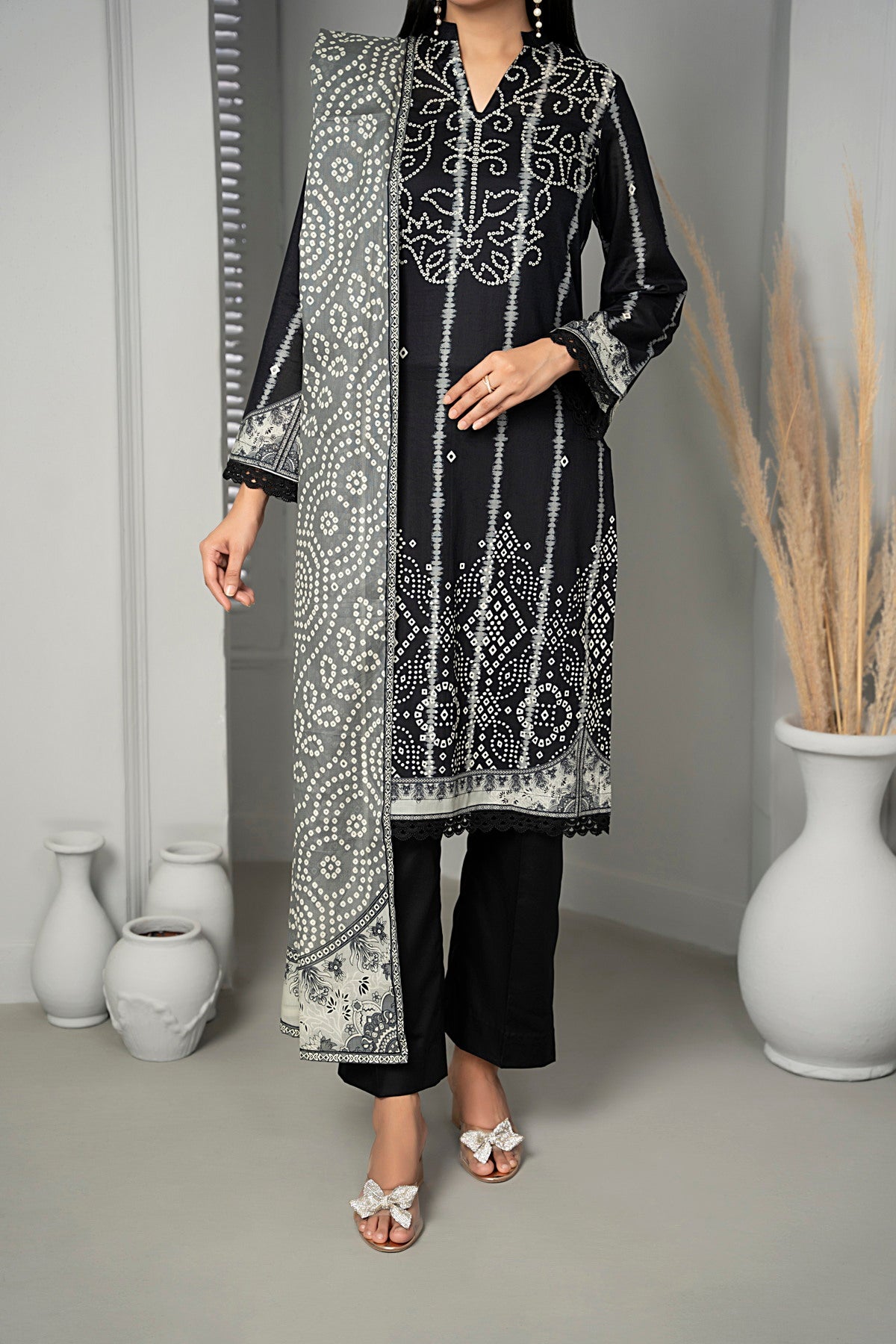 VS Sufinaz Print Lawn'24 D#510 (Black)