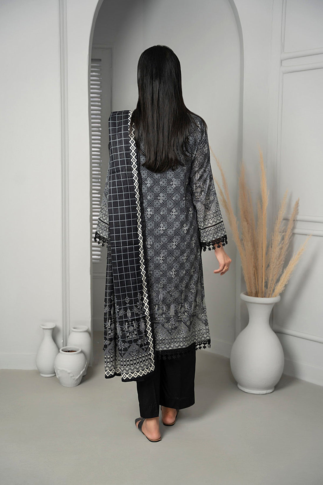 VS Sufinaz Print Lawn'24 D#512 (Black)