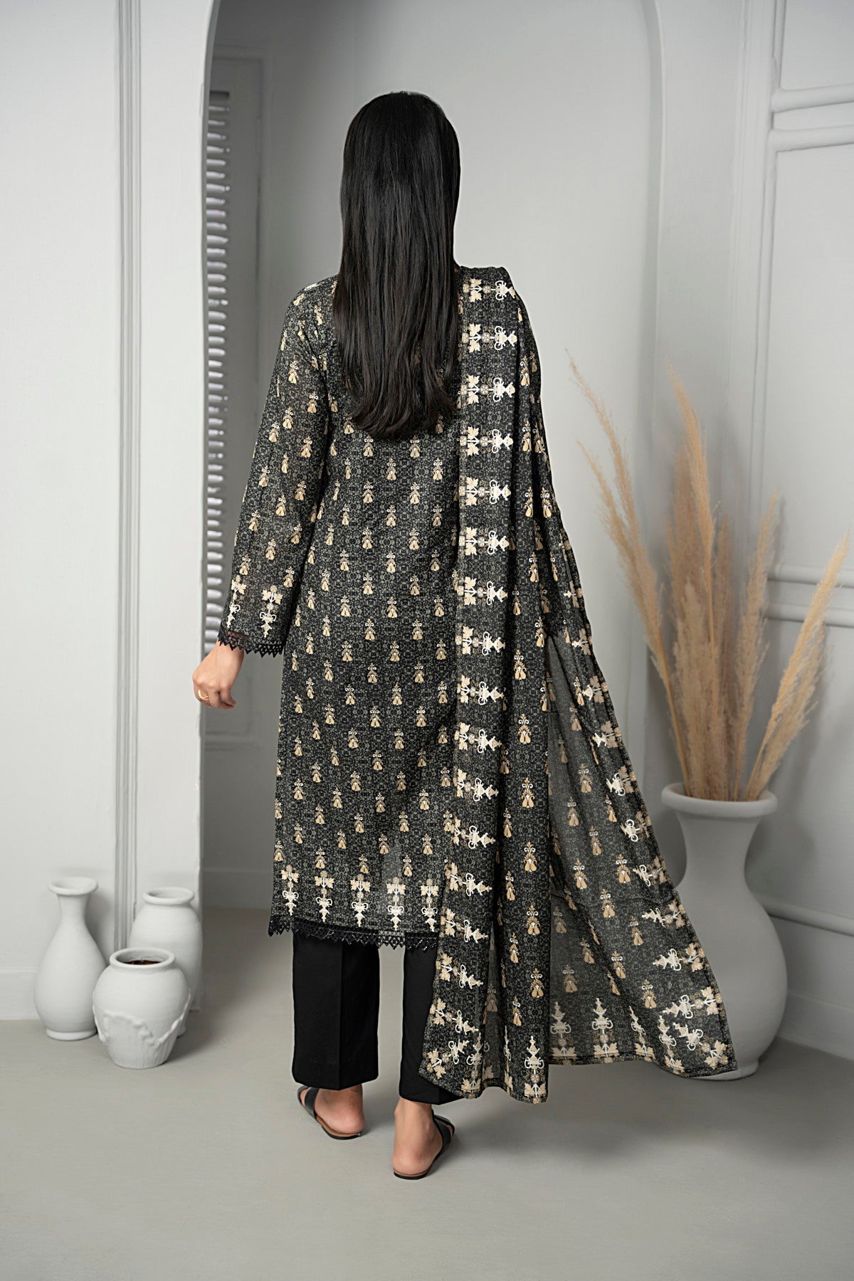 VS Sufinaz Print Lawn'24 D#513 (Black)
