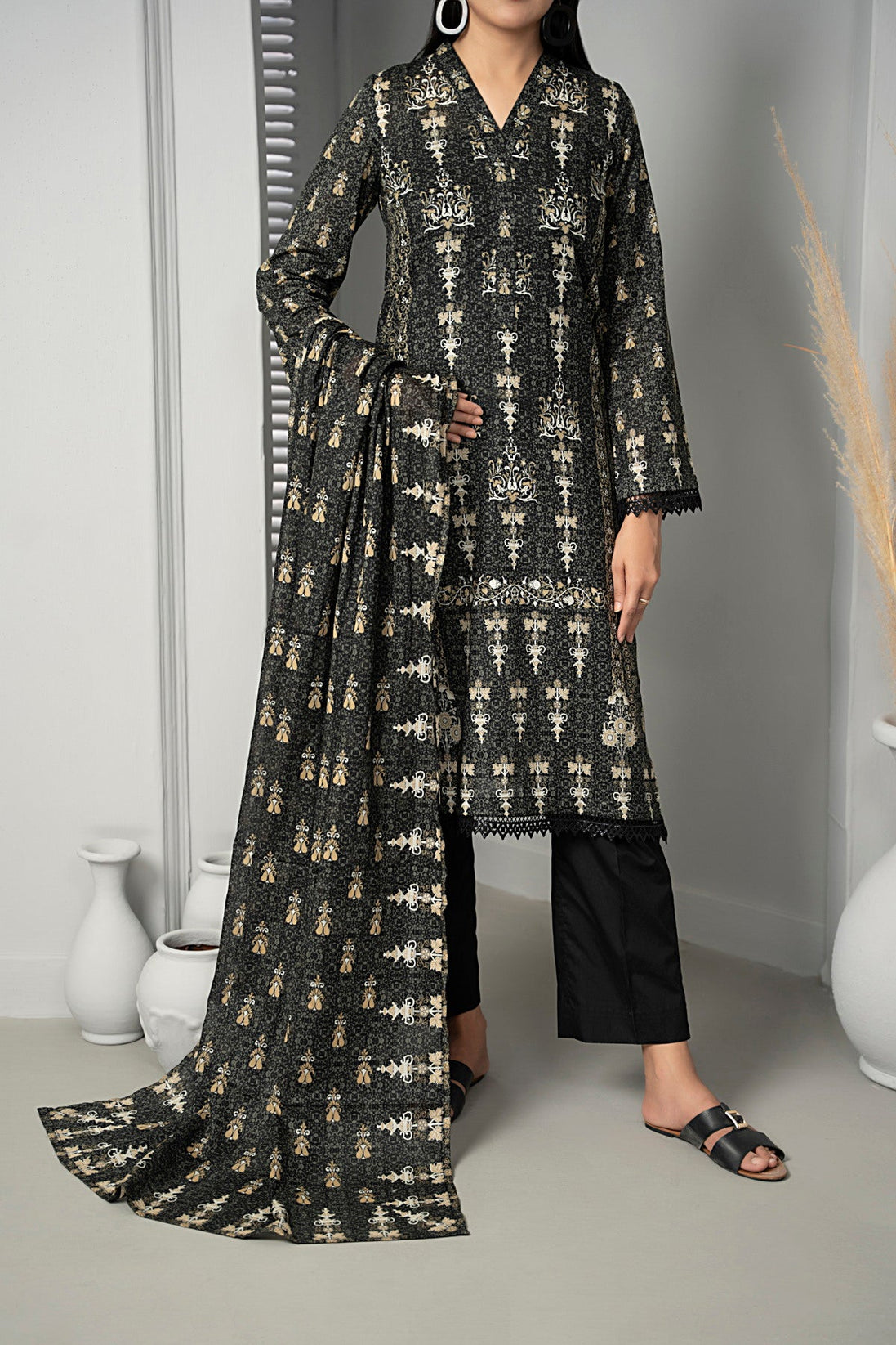 VS Sufinaz Print Lawn'24 D#513 (Black)