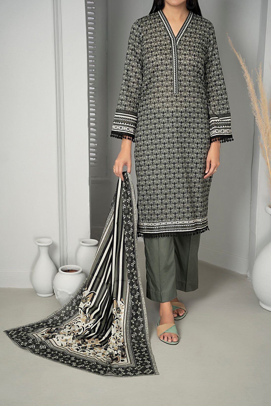 VS Sufinaz Print Lawn'24 D#514 (G Grey)