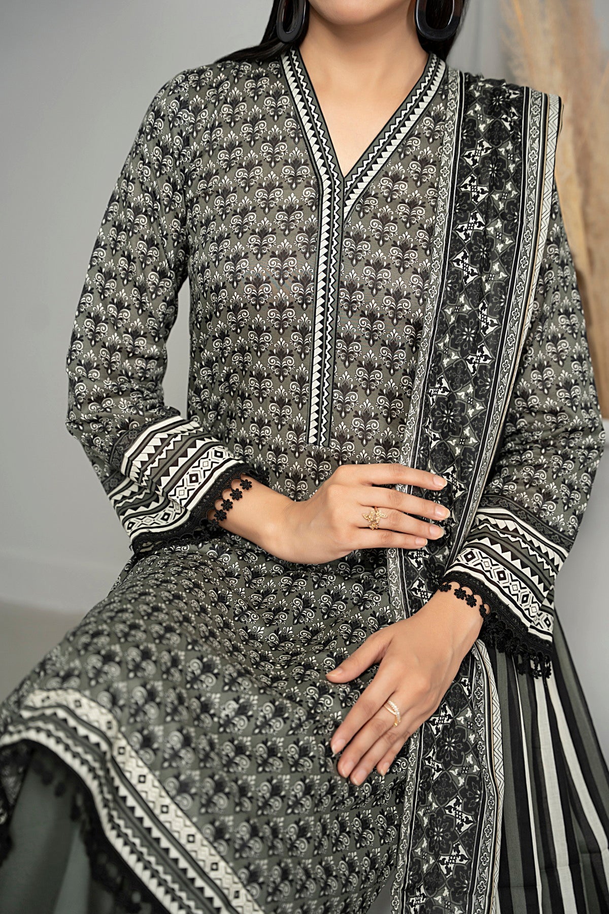 VS Sufinaz Print Lawn'24 D#514 (G Grey)