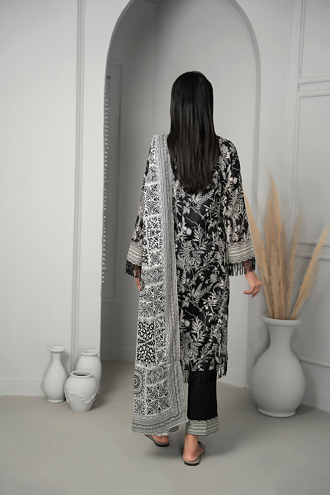 VS Sufinaz Print Lawn'24 D#515 (Black)