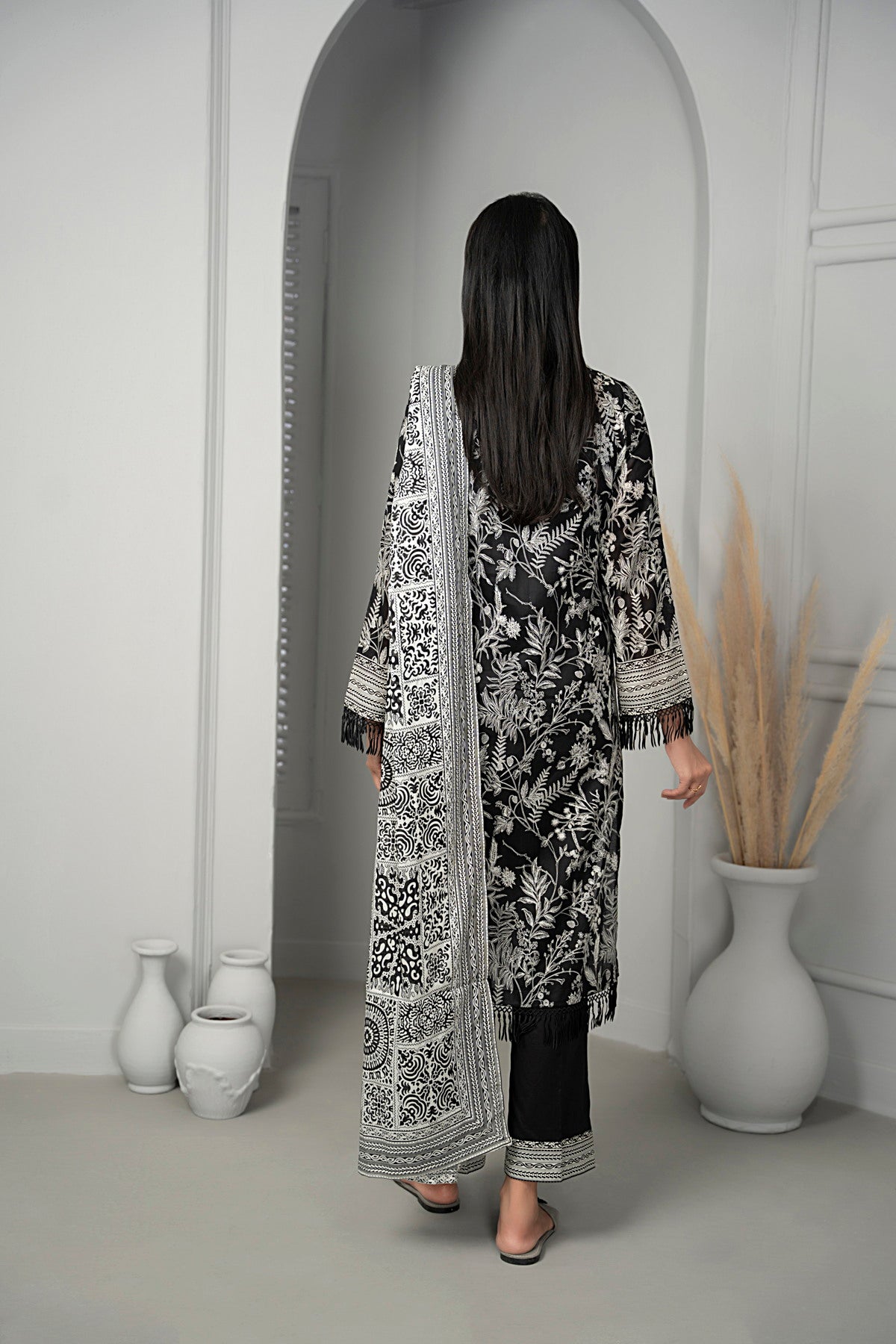 VS Sufinaz Print Lawn'24 D#515 (Black)