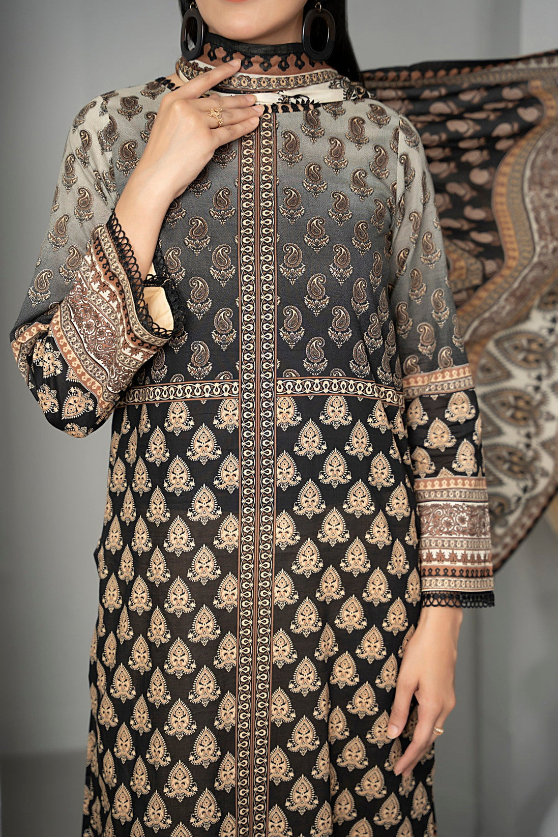 VS Sufinaz Print Lawn'24 D#517 (Skin)