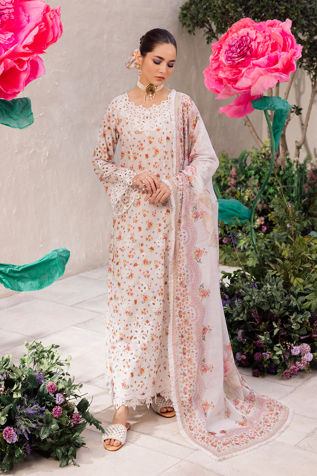 Iznik Dahlia Emb Lawn`24 DL#05