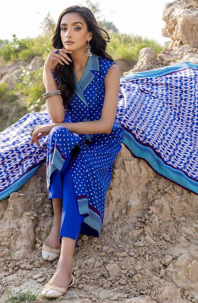 Gul Ahmed Winter Collection`22 LT#22017-A