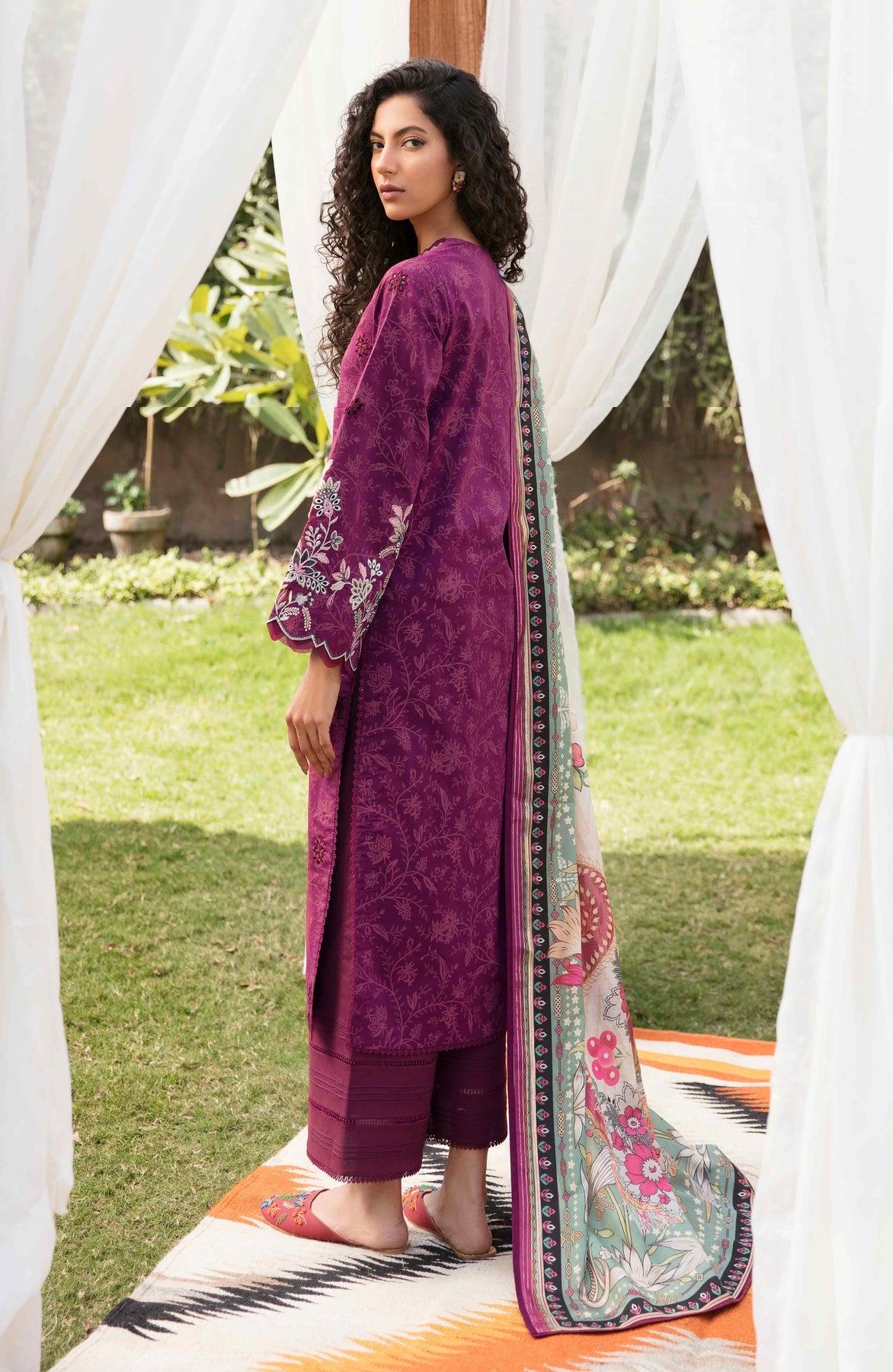 Seran Afsanah Lawn`23 D#14