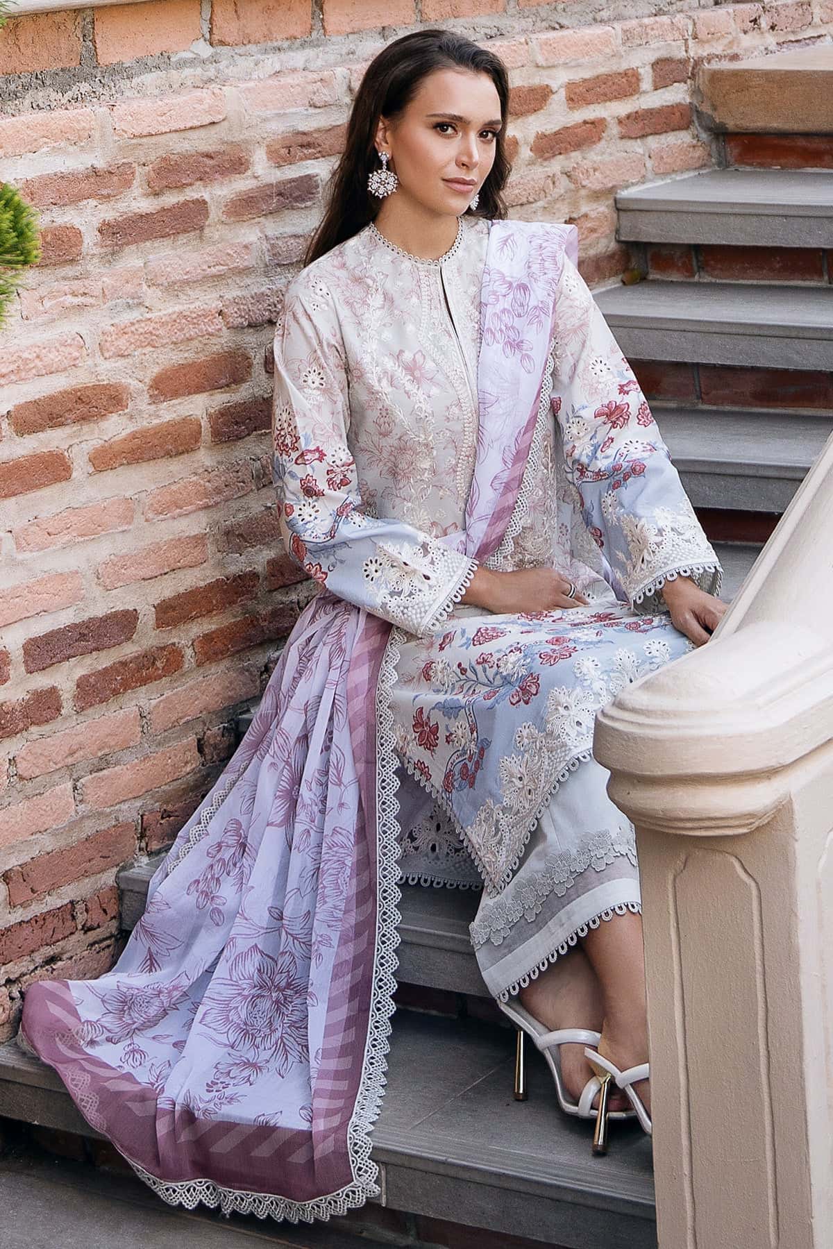 Afrozeh D/The Holiday Lawn'25 AL#02-B