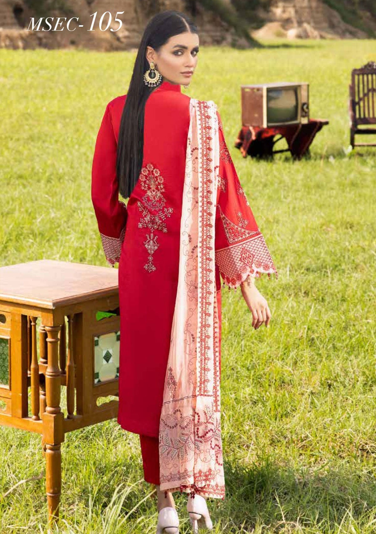 Muscari Emb Cotton Satin`22 D#105