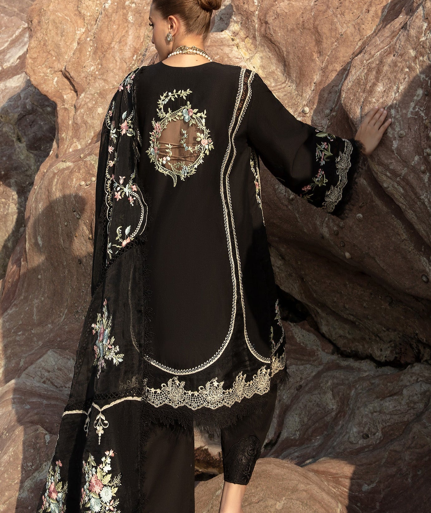 Saira Shakira By Crimson Lawn'24 D#1A